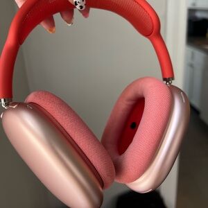 Pink Airpod Maxes
